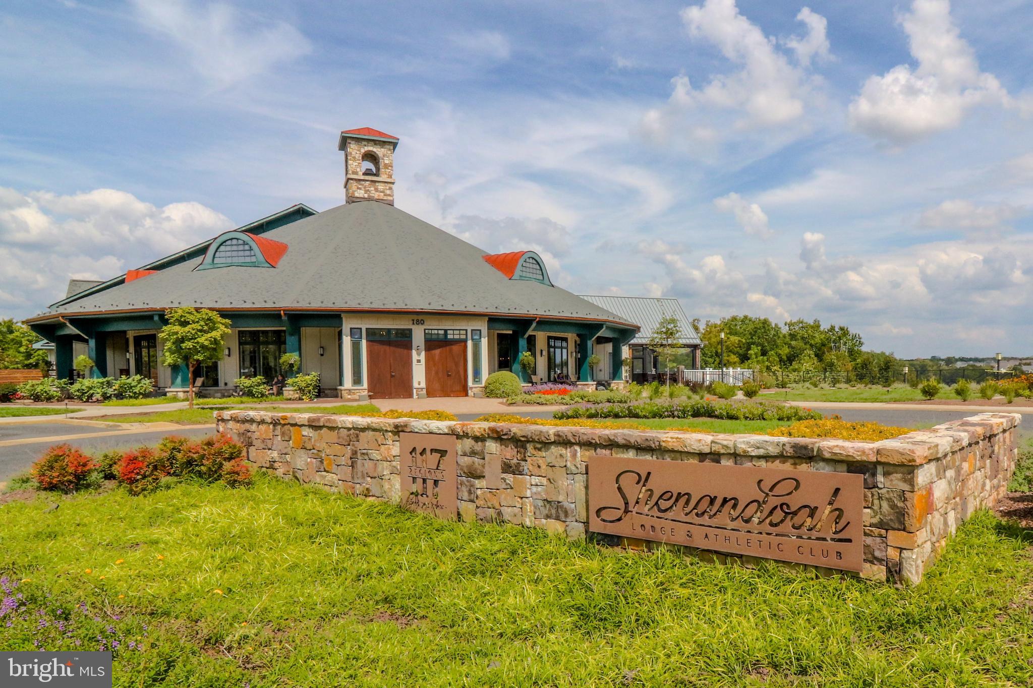 LAKE FREDERICK - Residential