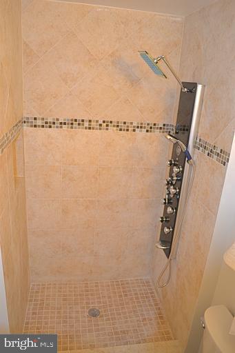 FOUNDERS WOODS - Residential