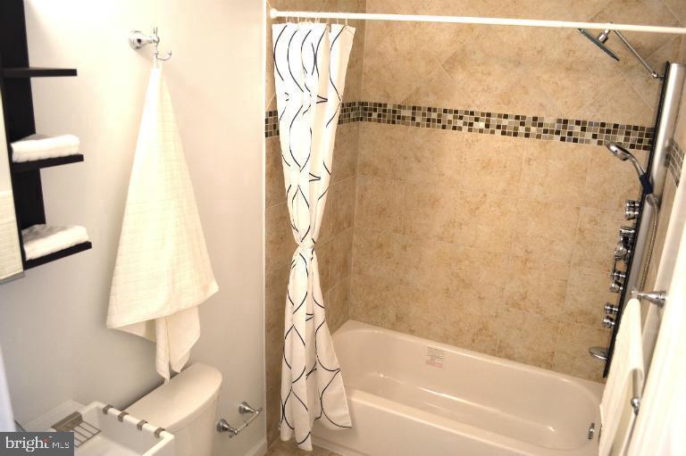 FOUNDERS WOODS - Residential