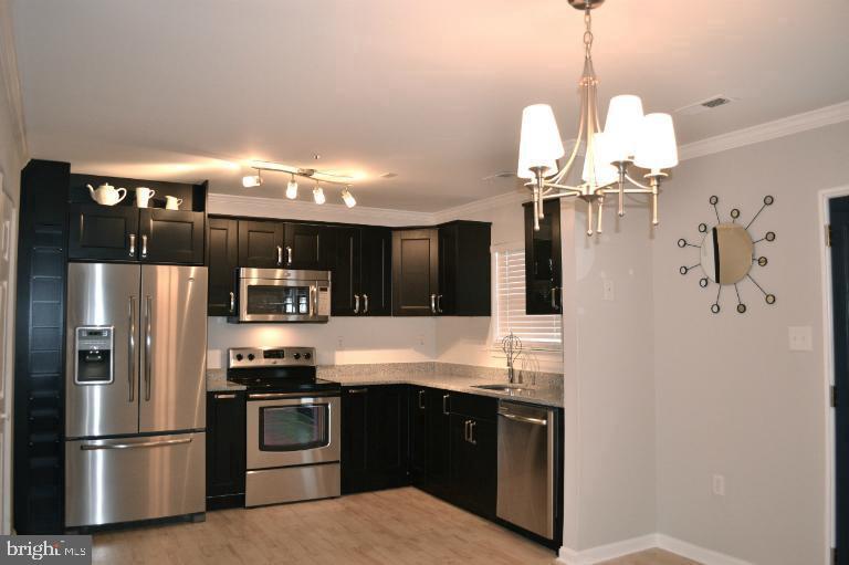 FOUNDERS WOODS - Residential