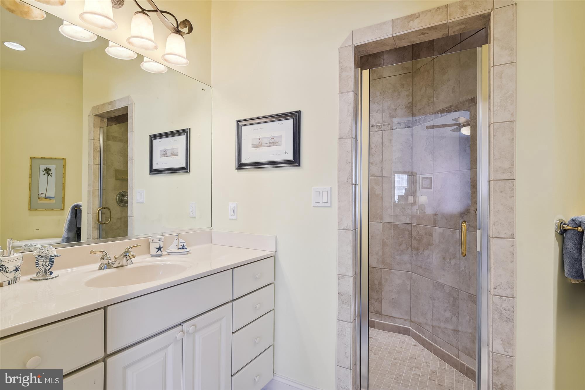 INDIAN CREEK - Residential