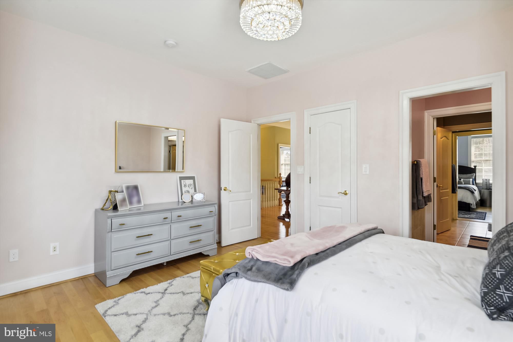 INDIAN CREEK - Residential