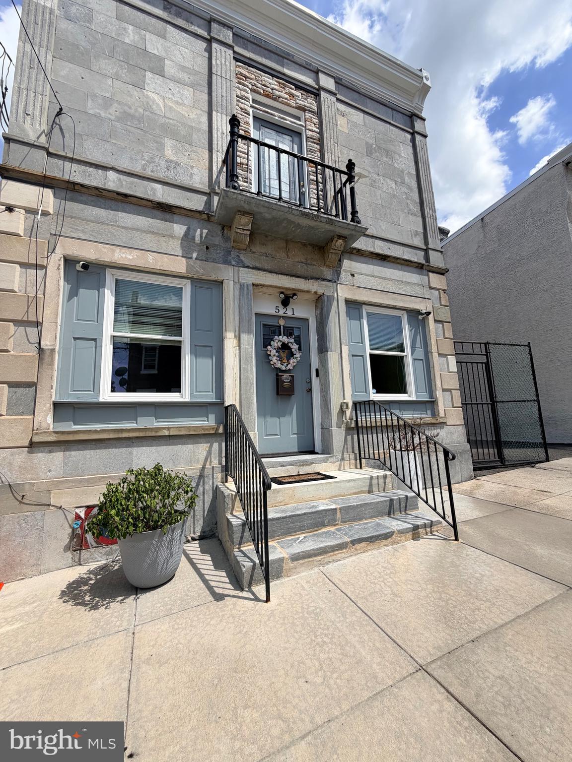 521 E MOORE STREET
