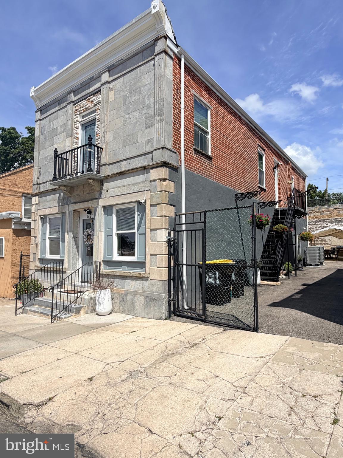 521 E MOORE STREET
