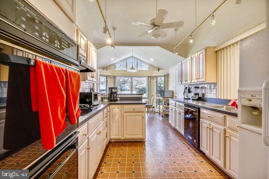 BRADLEY PARK - Residential