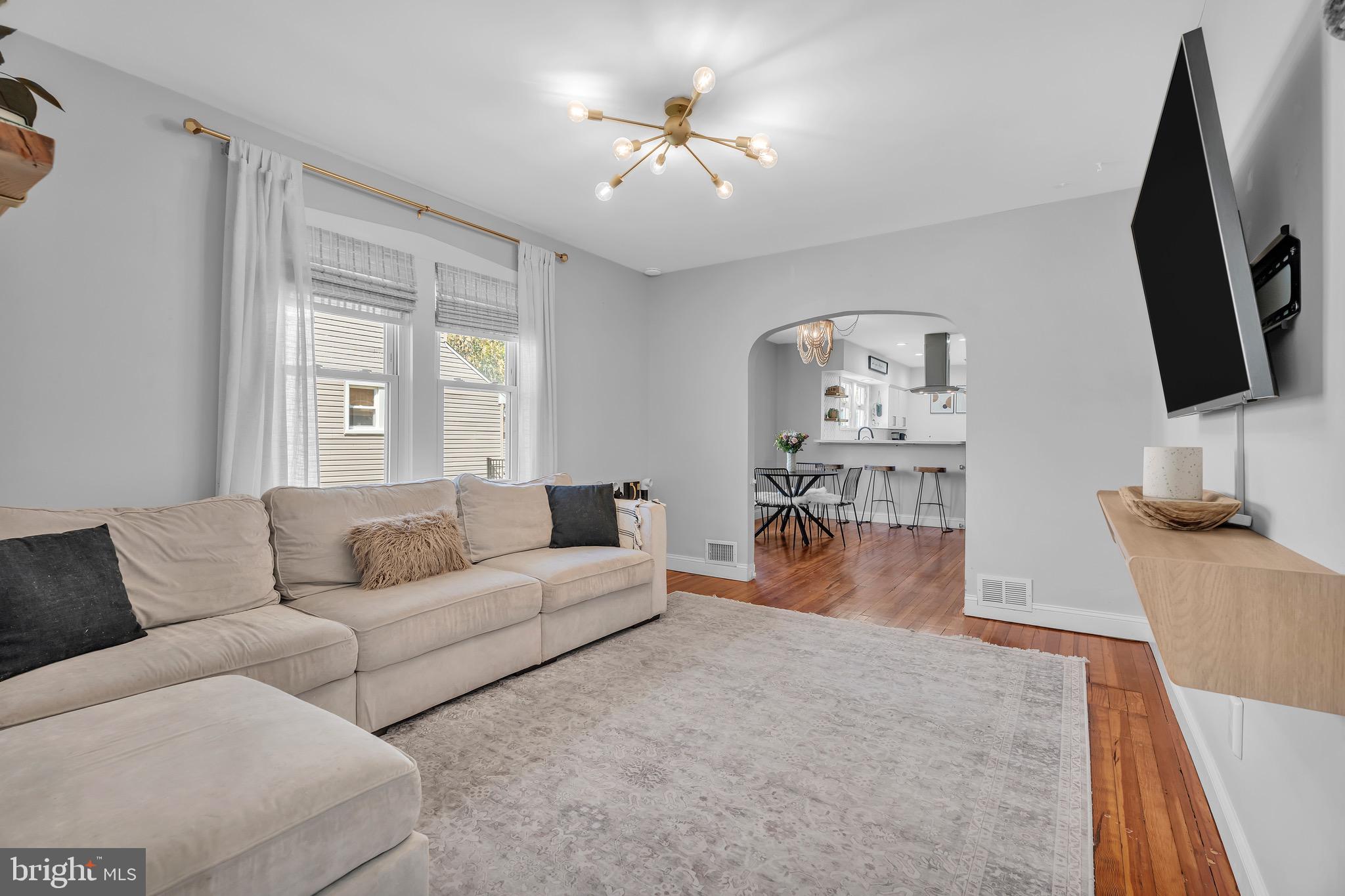 11 E COLLINGSWOOD AVENUE