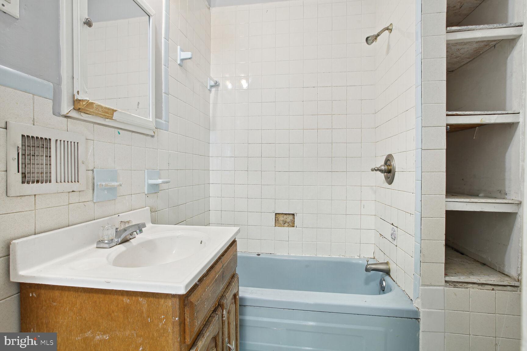 RIVERDALE PARK - Residential