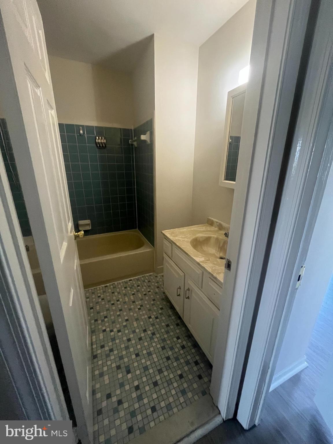 BEIDLER KNOLL - Residential Lease