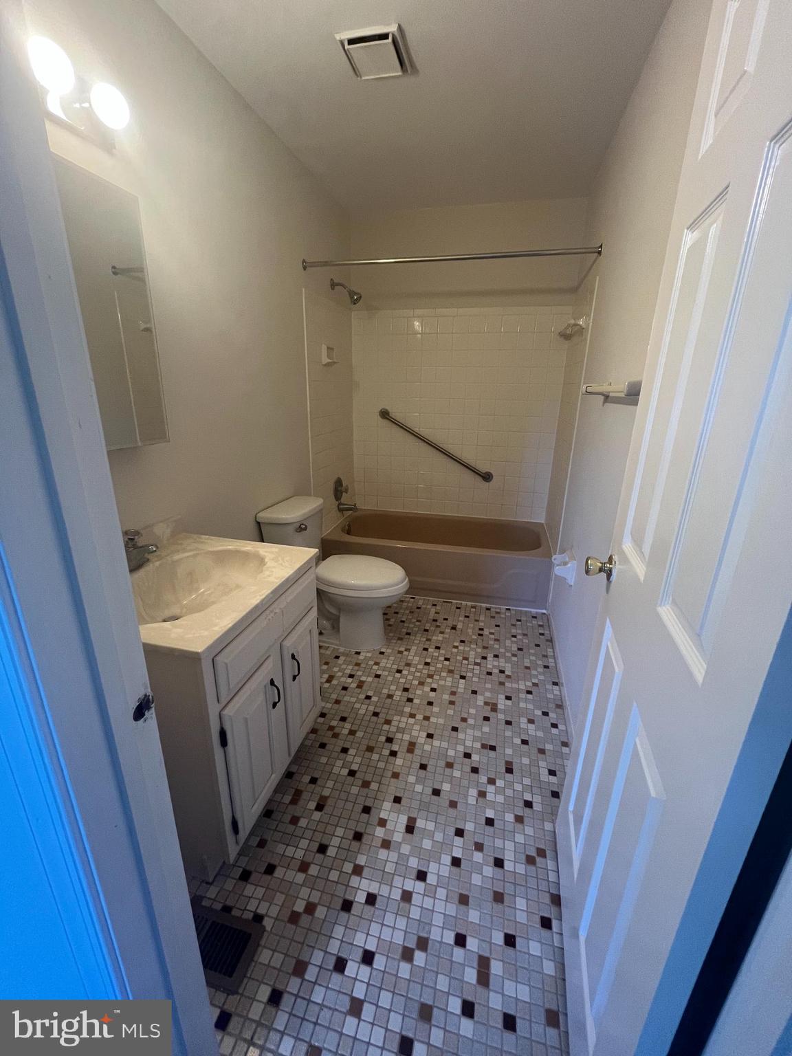 BEIDLER KNOLL - Residential Lease