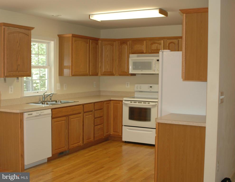 POTOMAC SHORES - Residential Lease