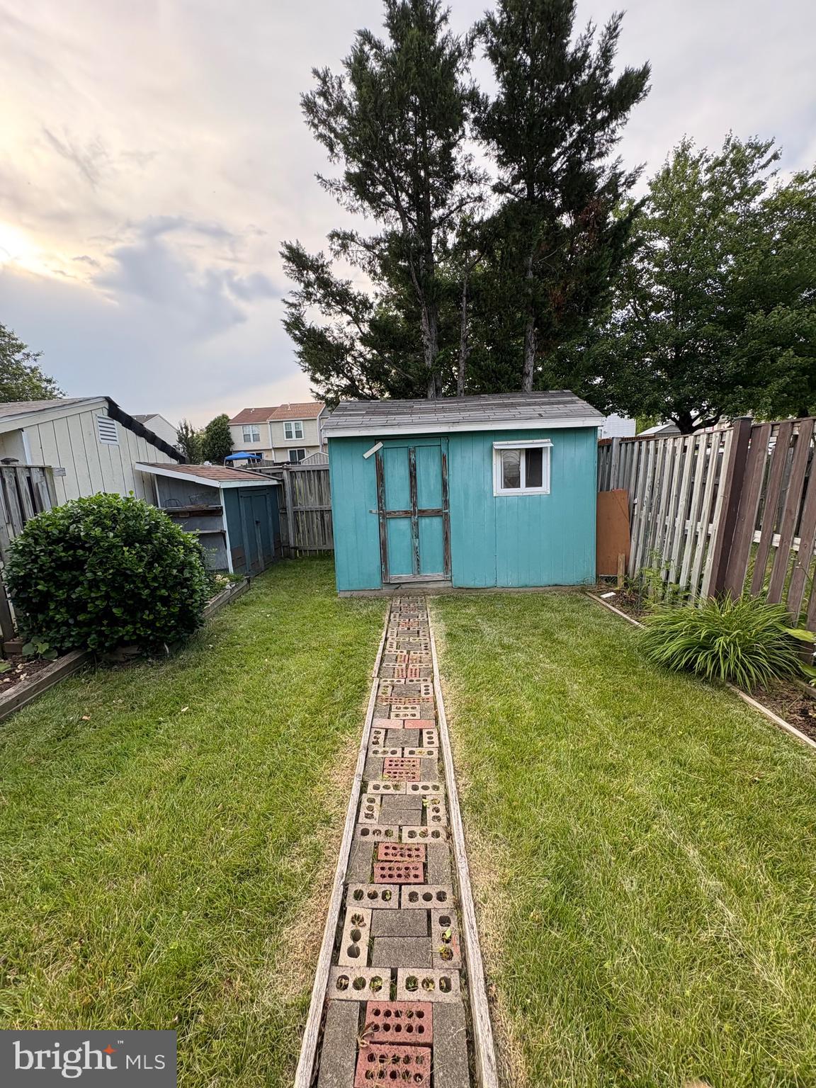 PARKVIEW TRAIL - Residential Lease