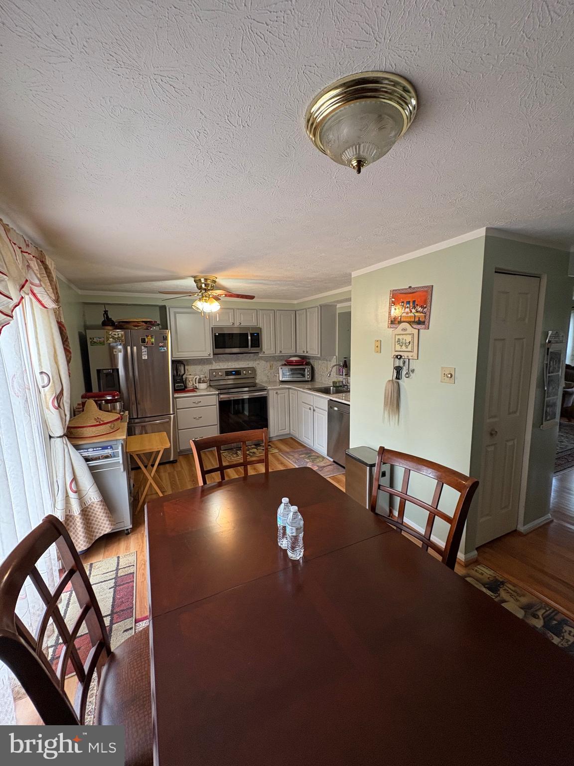 PARKVIEW TRAIL - Residential Lease