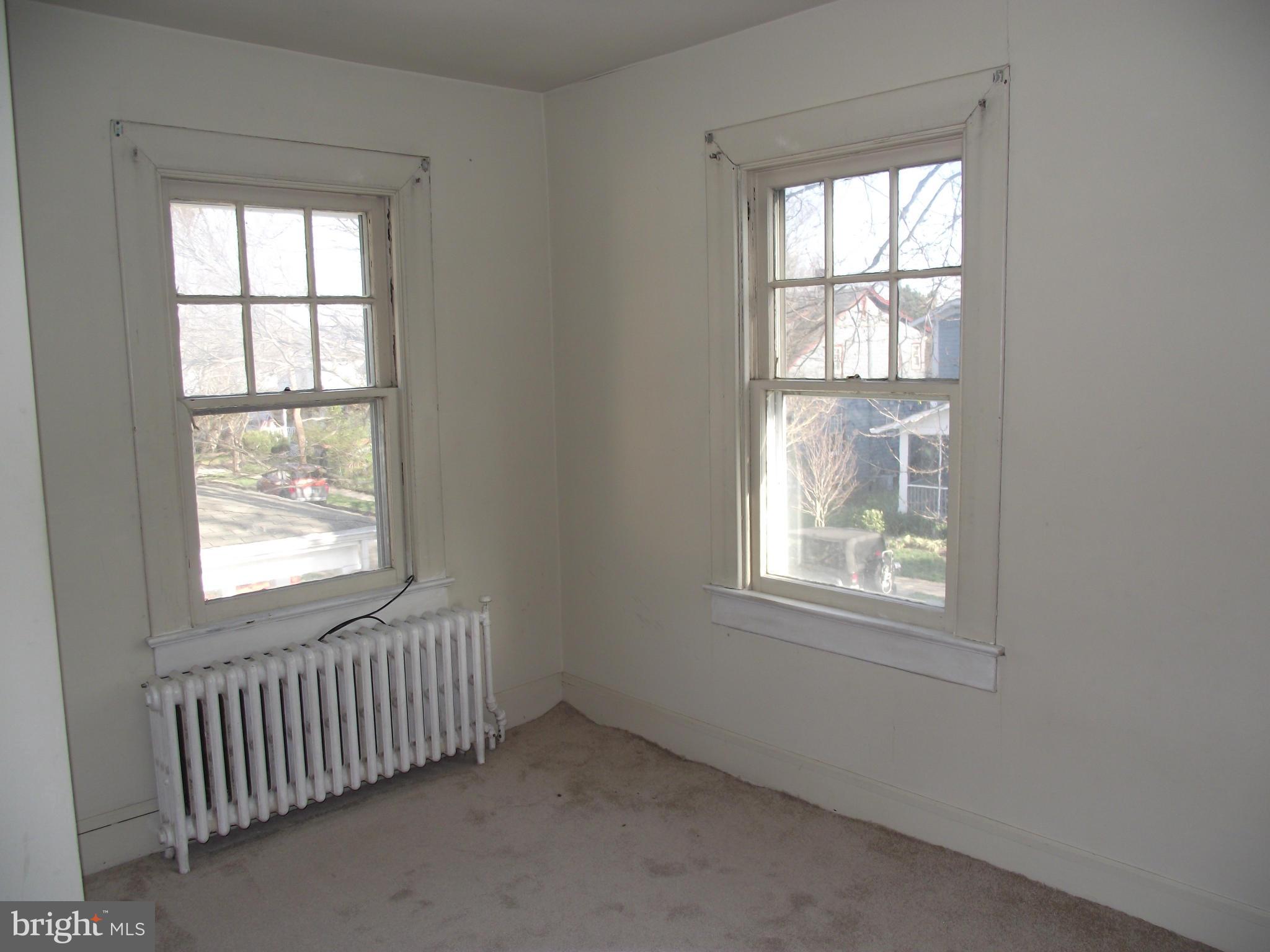 ROSEMONT PARK - Residential