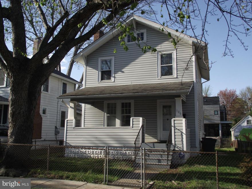 Fantastic opportunity in Rosemont!Easy walking distance to the King Street or Braddock Metros,fabulous new restaurants & shops.Just a hop skip and a jump to all of the happenings in Del Ray in one direction,Old Town in the other & minutes to Reagan Airport and DC. Walnut Street has a mix of original homes and newly renovated/expanded ones.It will easily support a super renovation just for you.