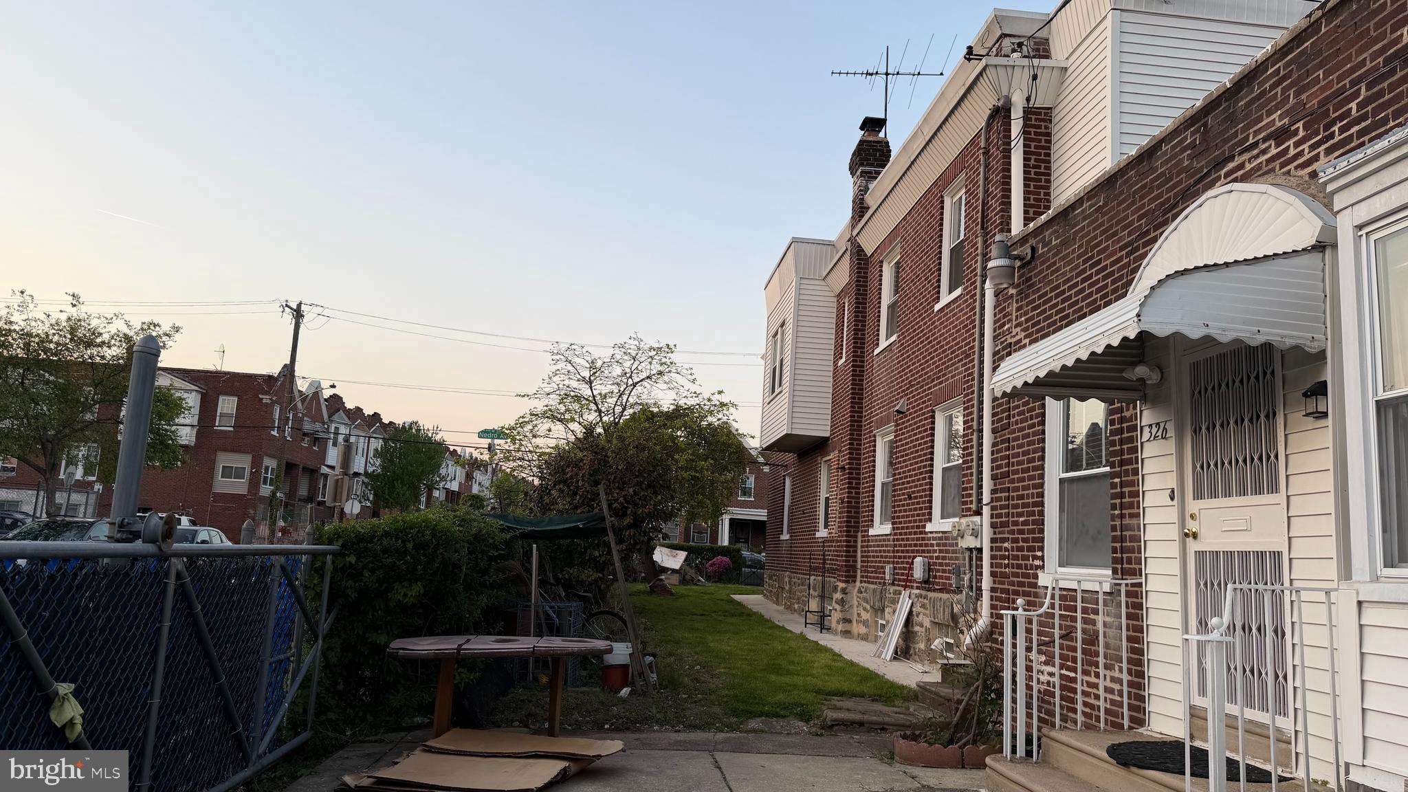 326 W NEDRO AVENUE