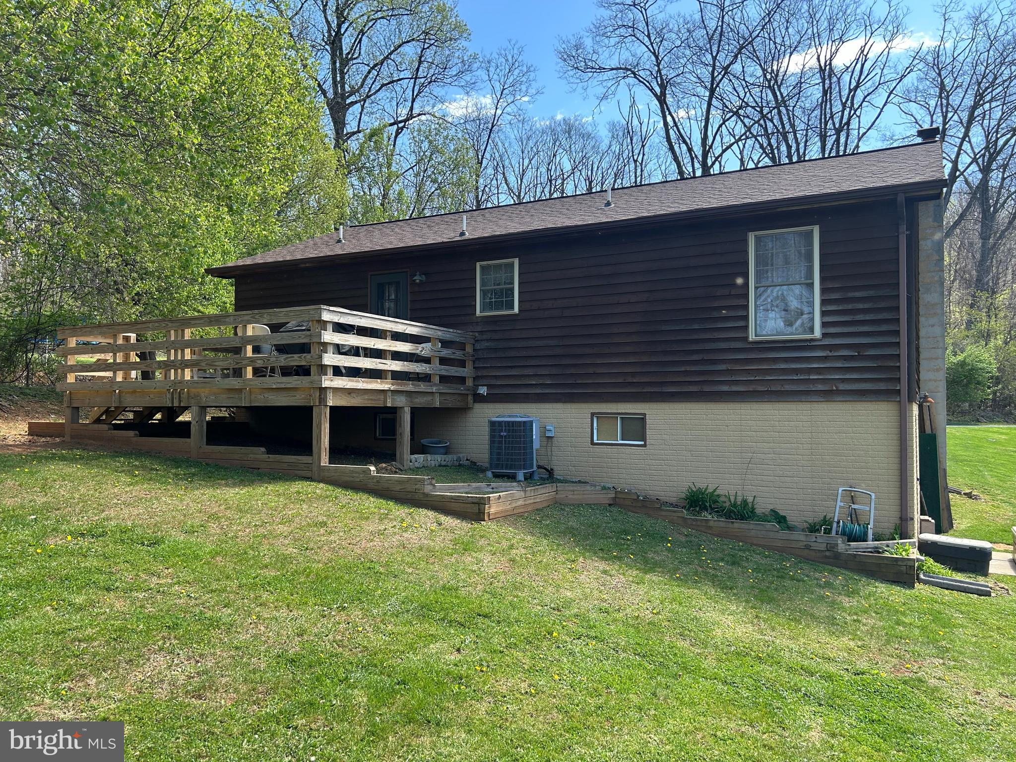 BLUE MOUNTAIN - Residential