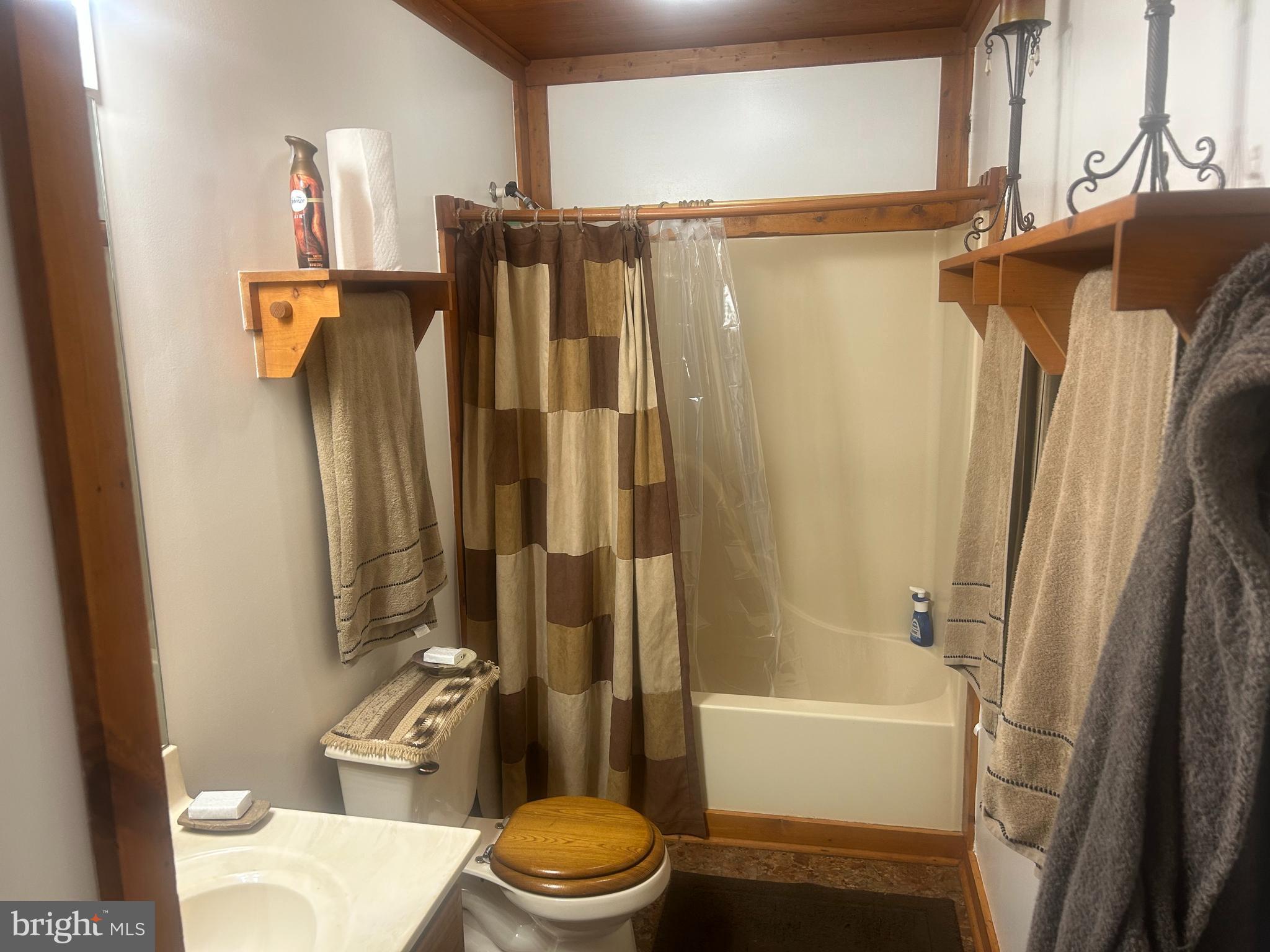 BLUE MOUNTAIN - Residential