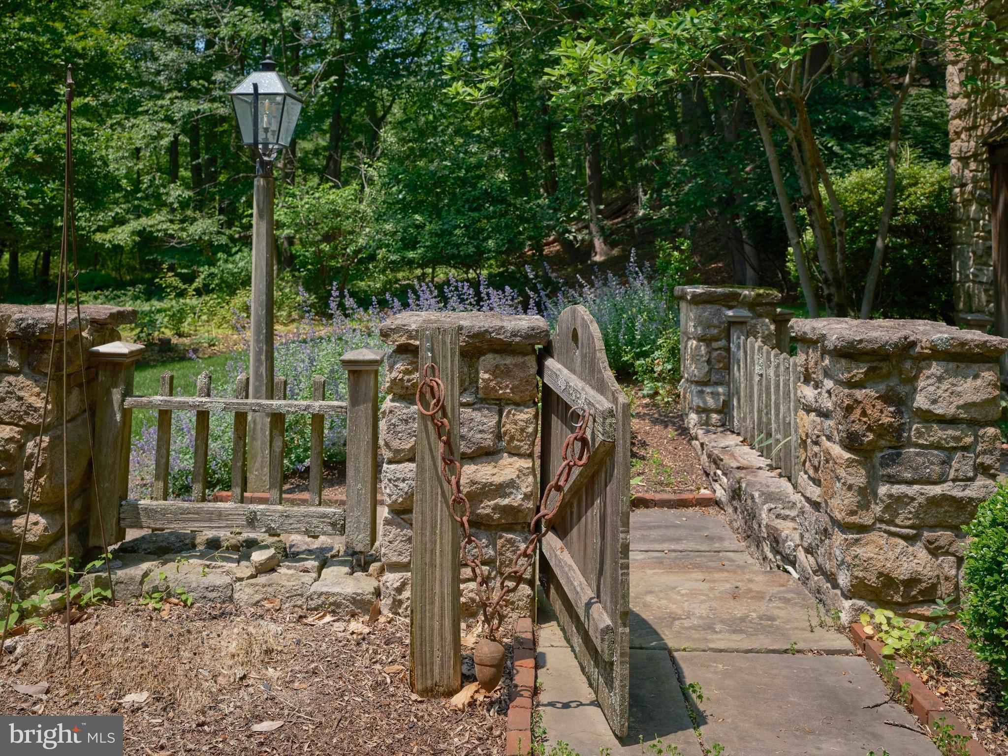 5960 HONEY HOLLOW ROAD