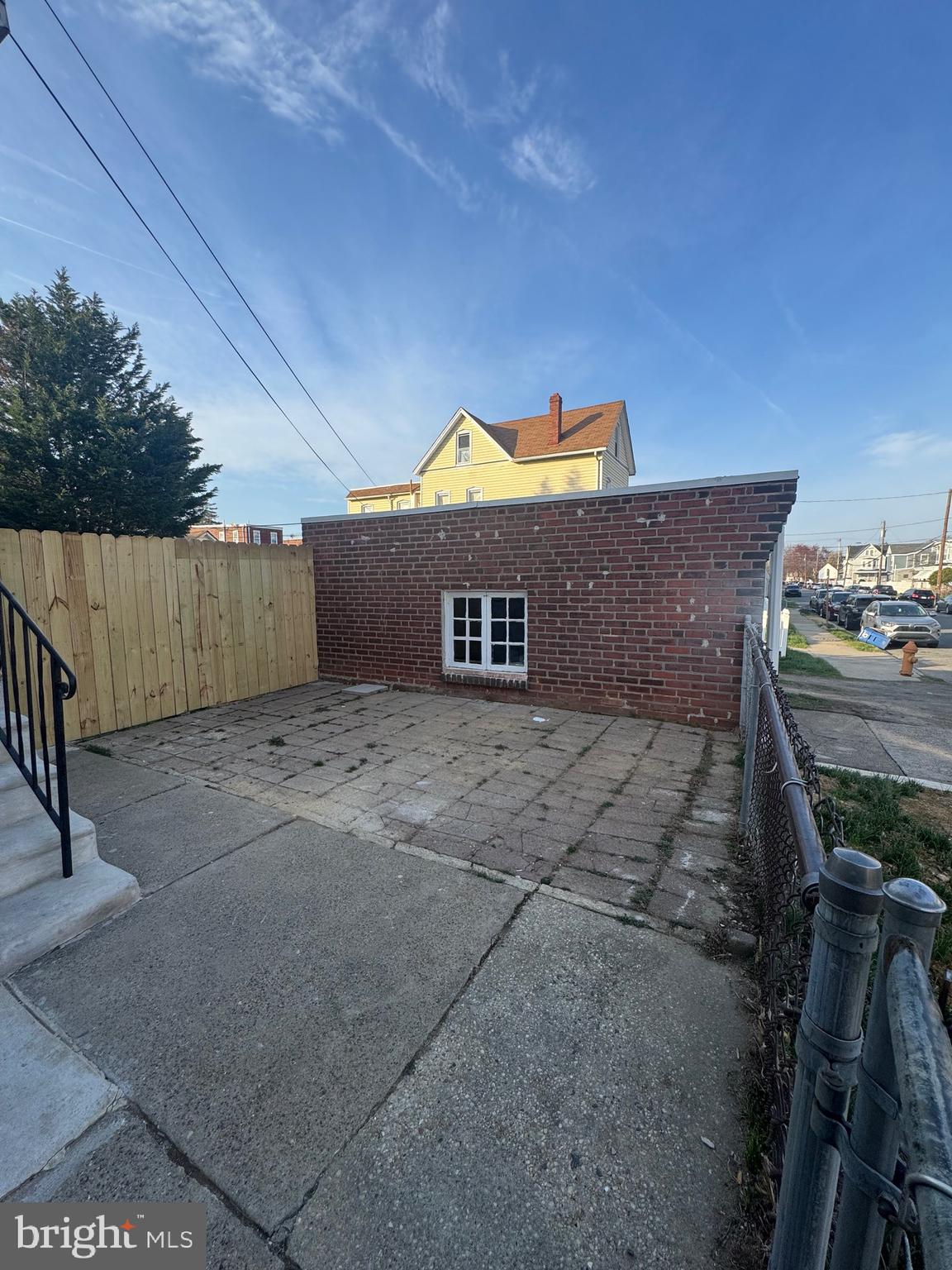 LAWNCREST - Residential