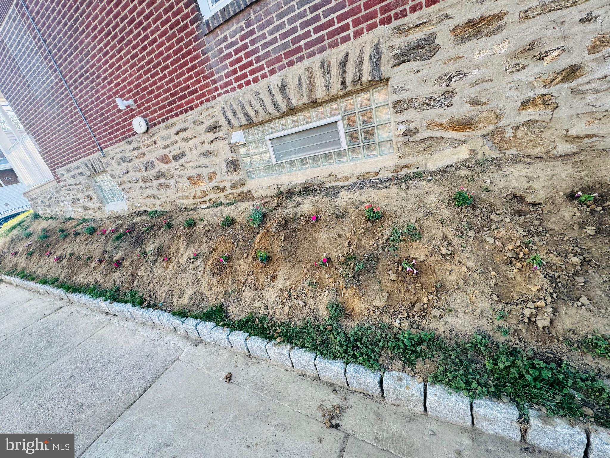 LAWNCREST - Residential