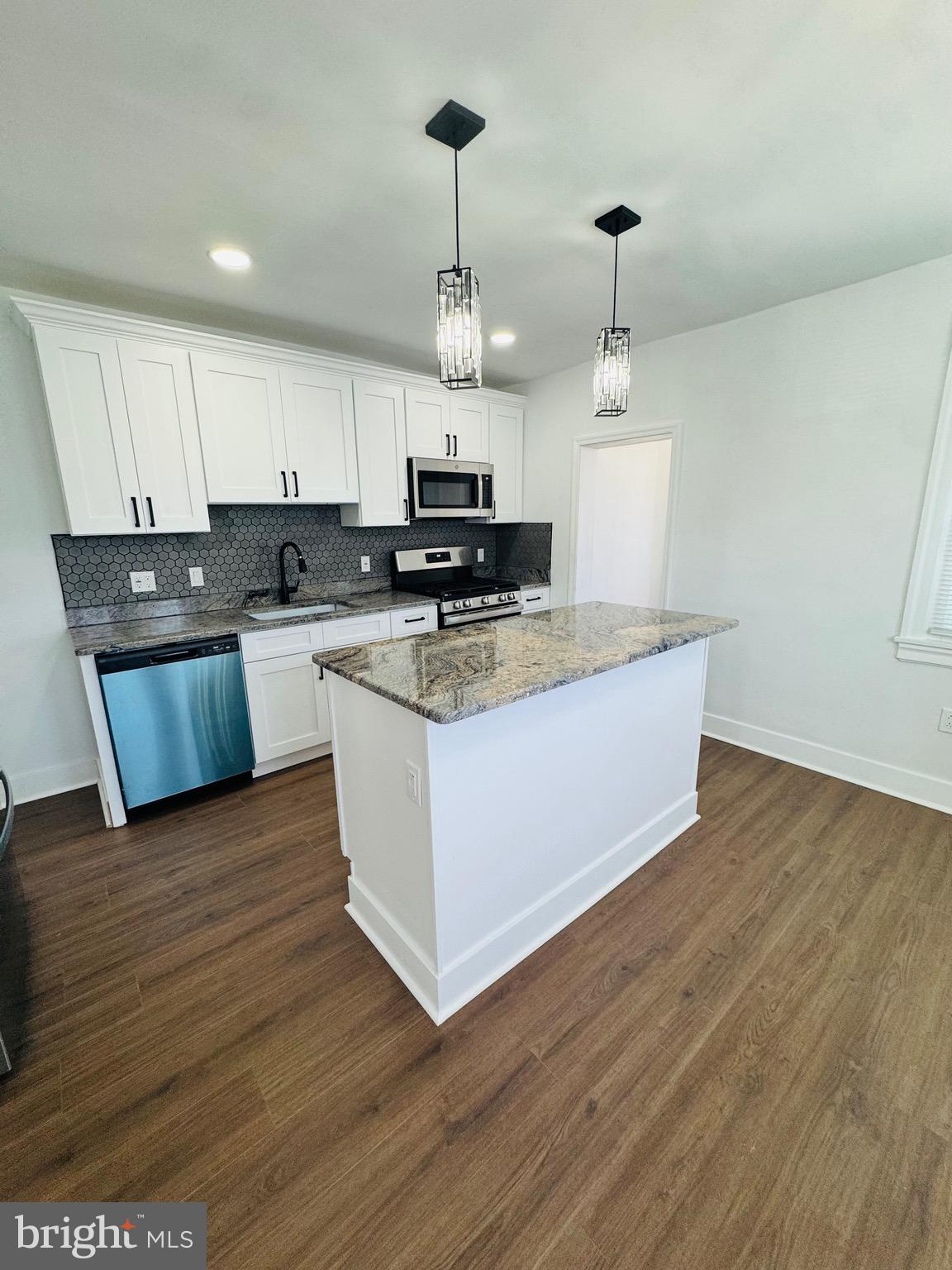 LAWNCREST - Residential