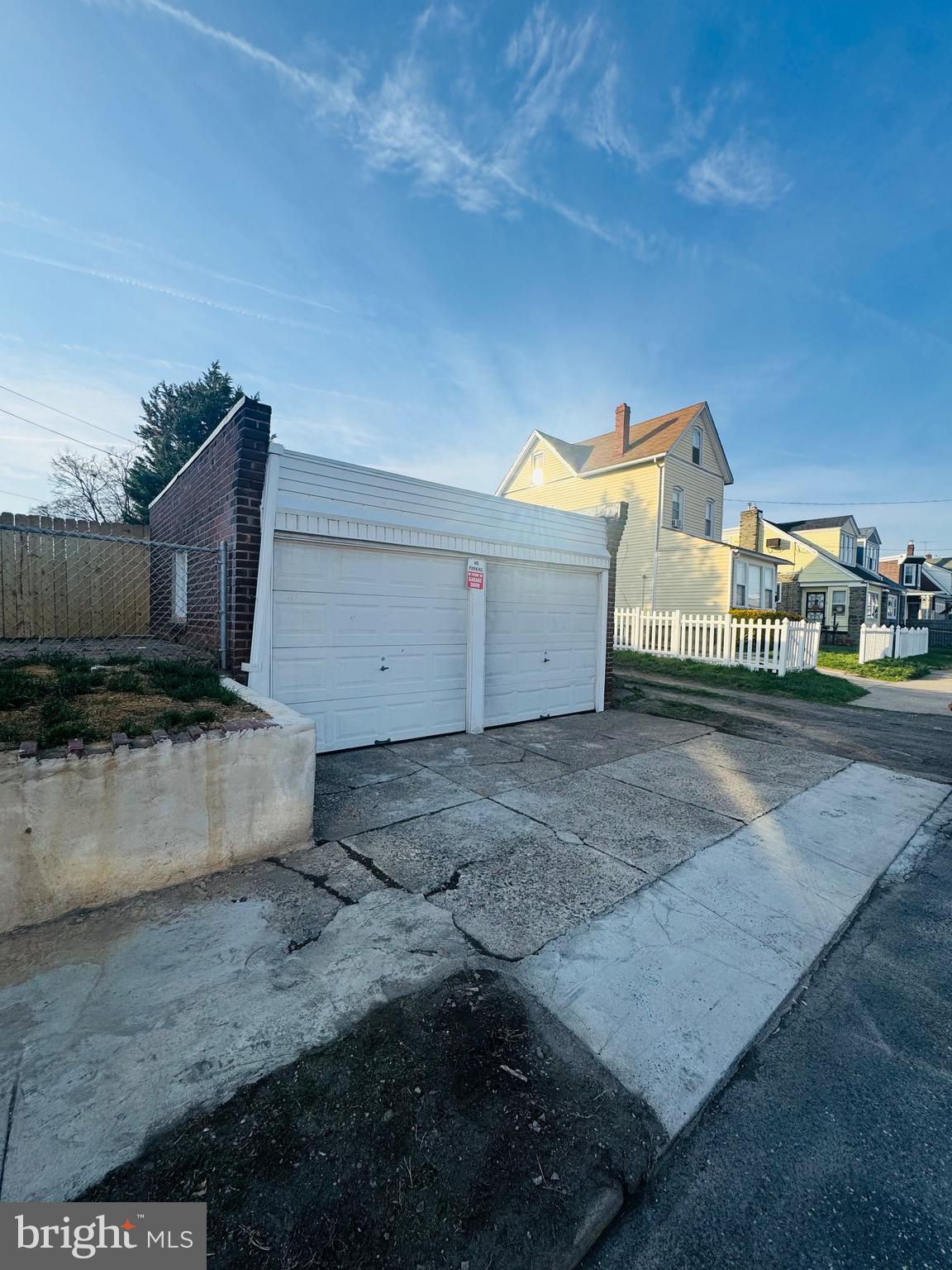 LAWNCREST - Residential