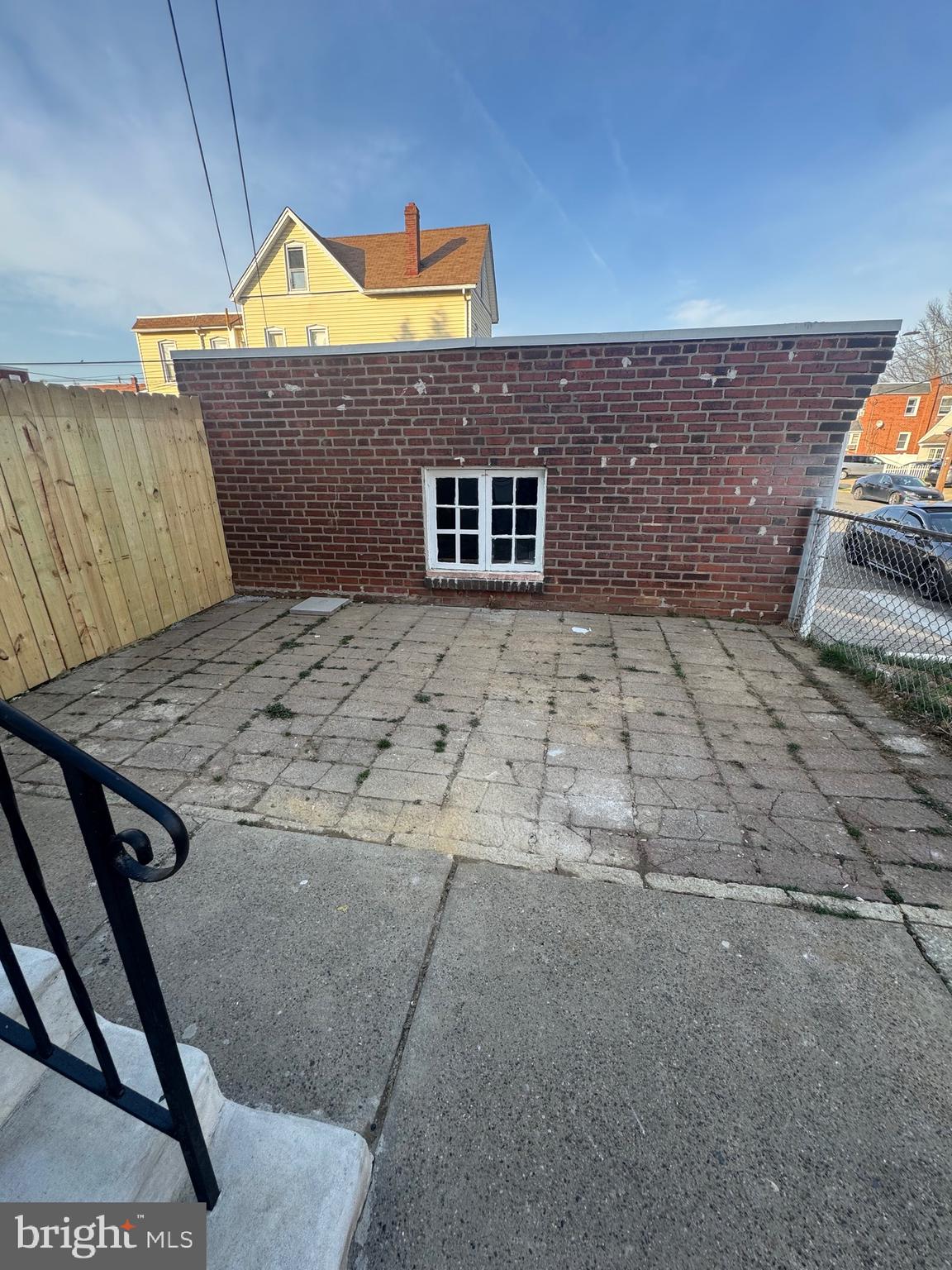 LAWNCREST - Residential