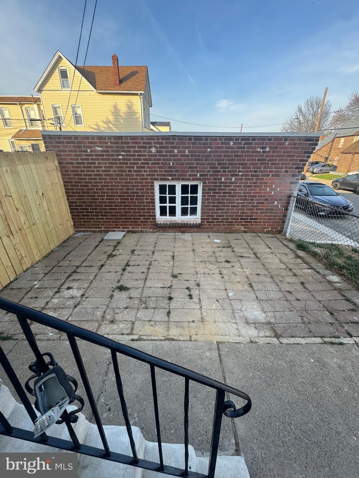 LAWNCREST - Residential