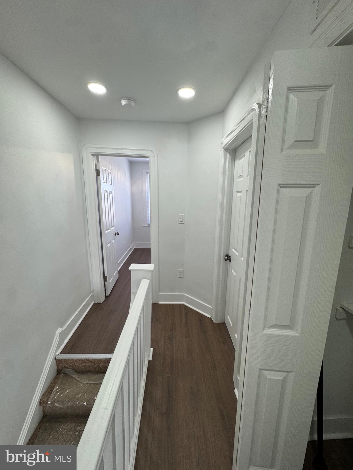 LAWNCREST - Residential