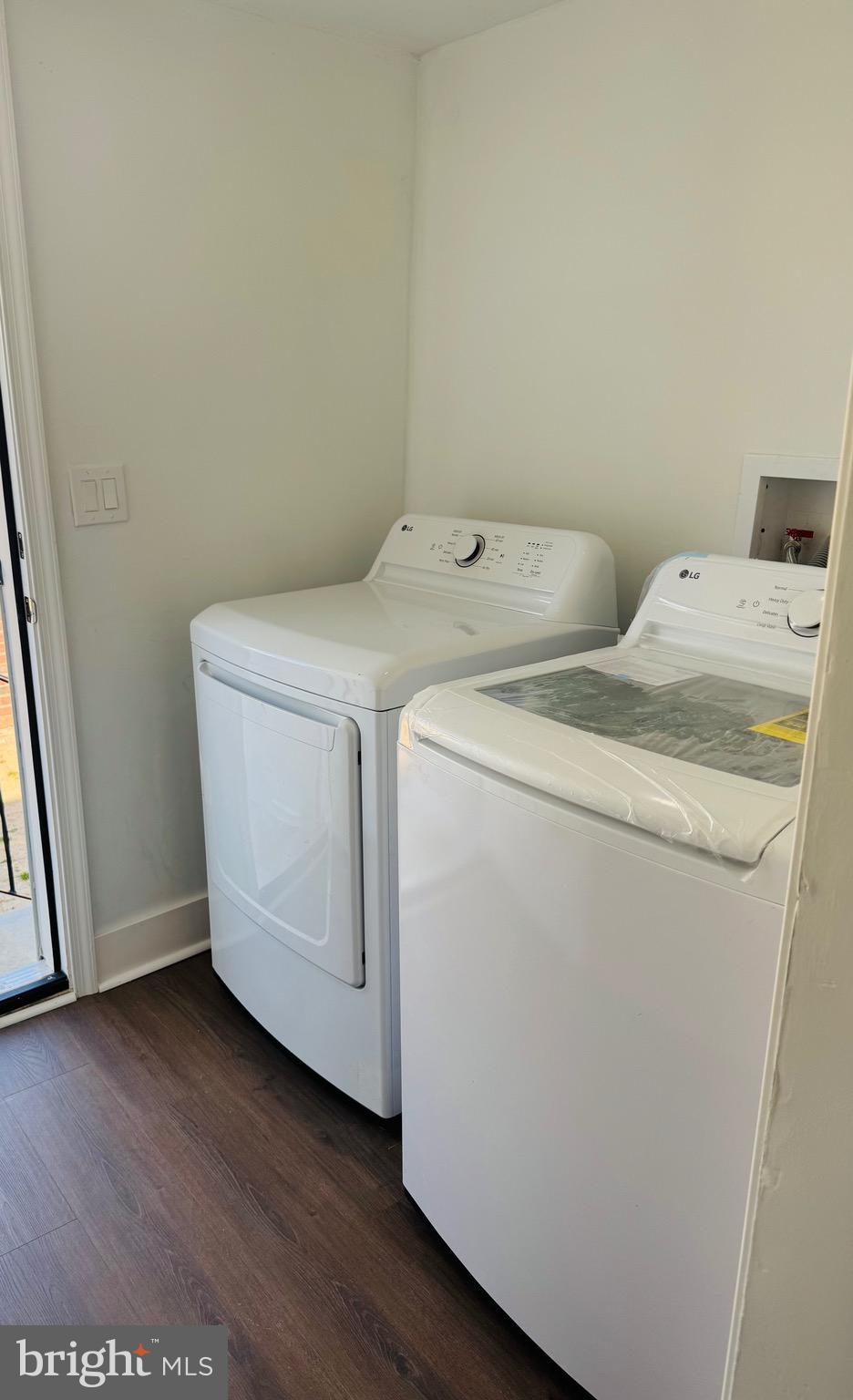 LAWNCREST - Residential