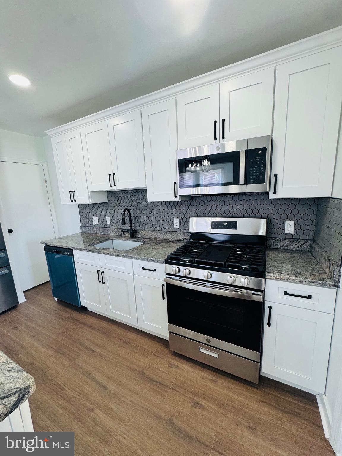 LAWNCREST - Residential