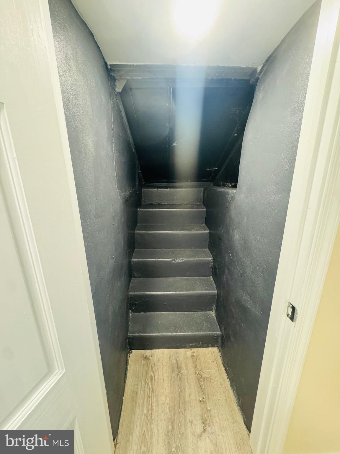 LAWNCREST - Residential