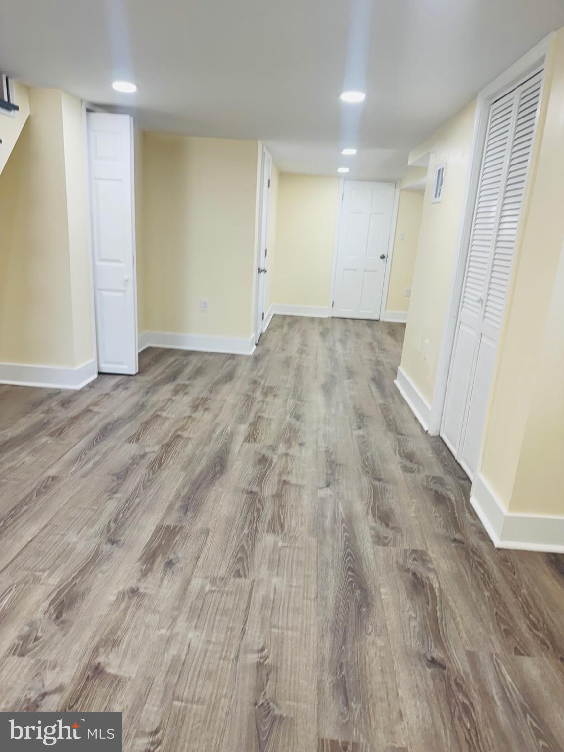 LAWNCREST - Residential