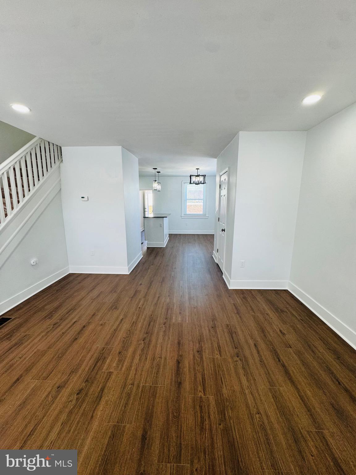 LAWNCREST - Residential