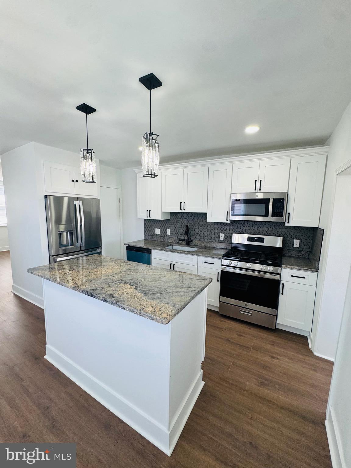 LAWNCREST - Residential