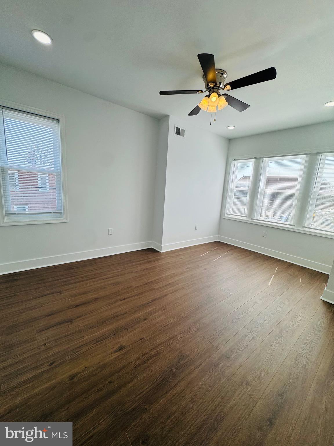 LAWNCREST - Residential