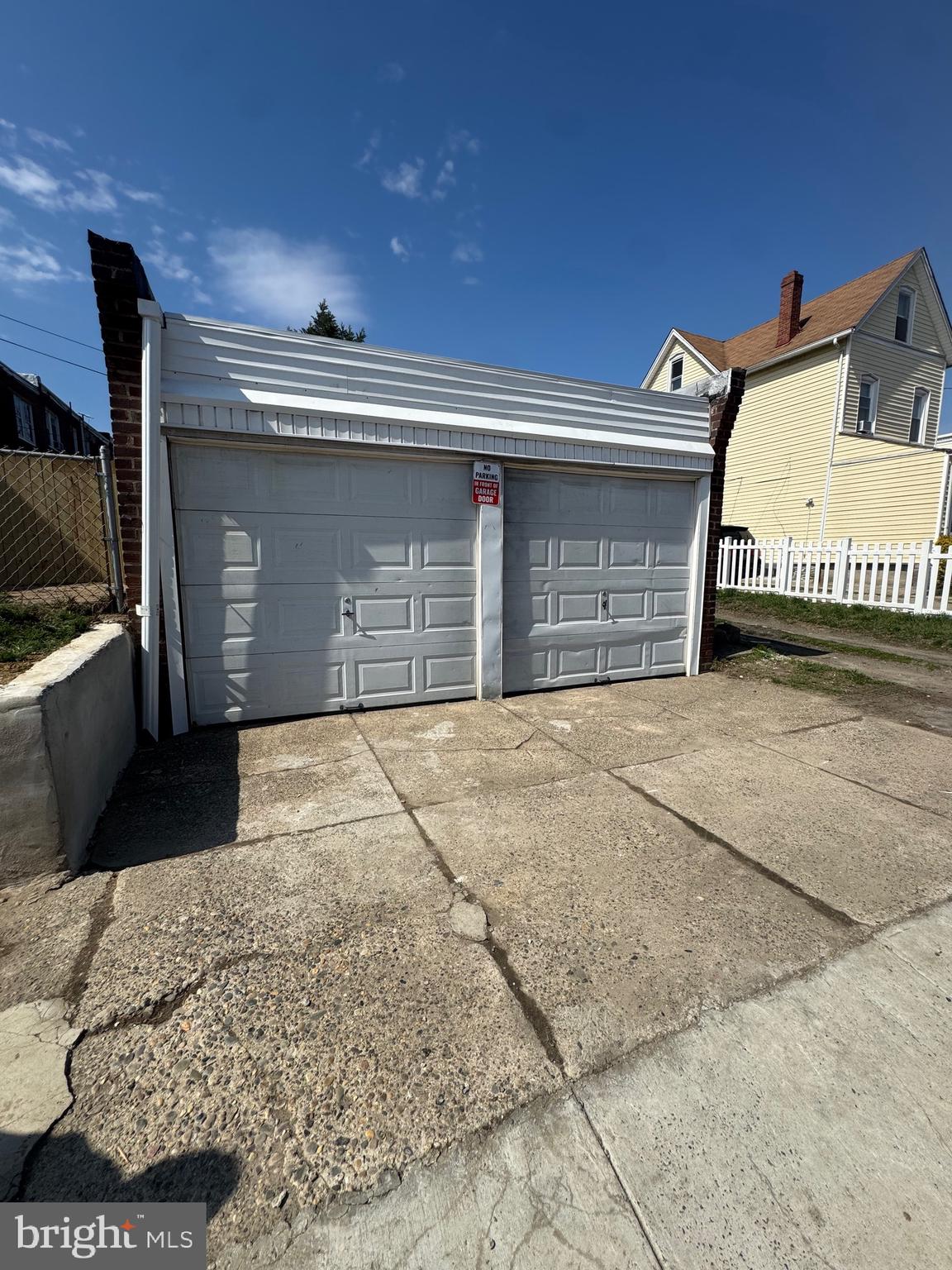 LAWNCREST - Residential