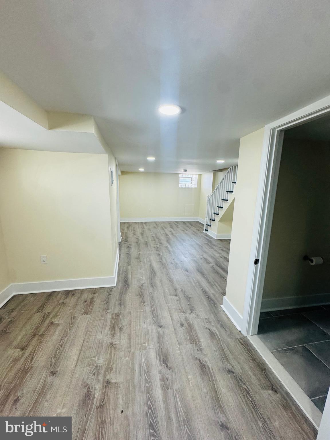 LAWNCREST - Residential