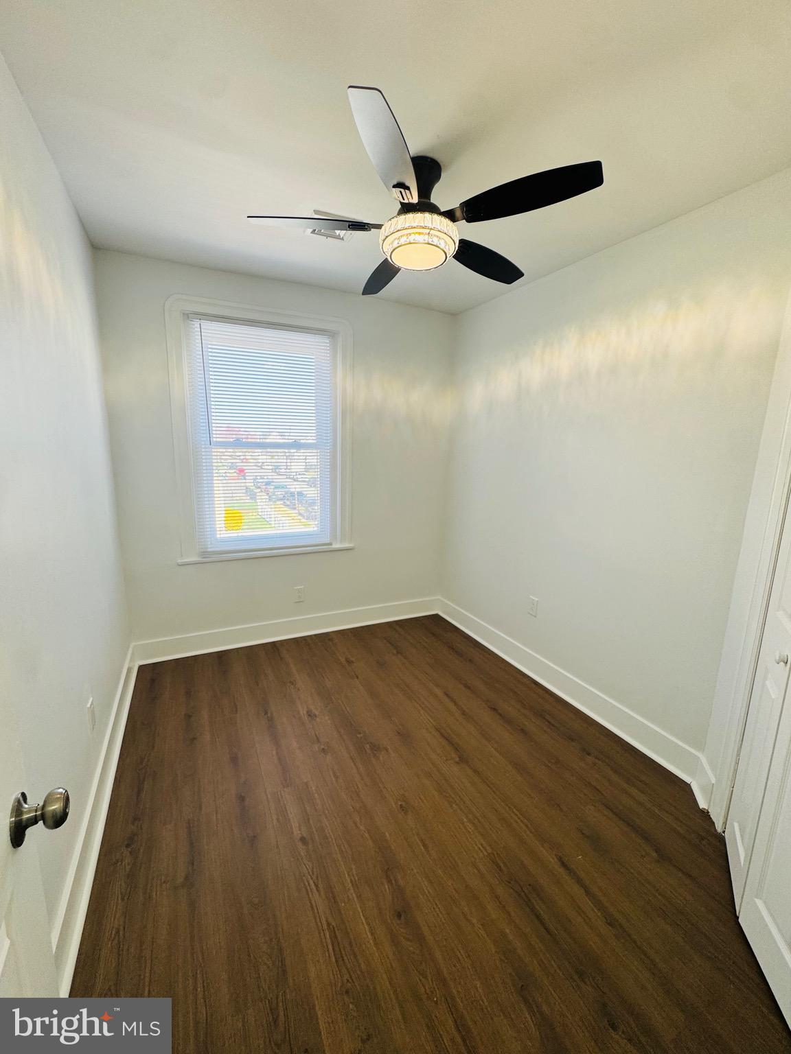 LAWNCREST - Residential