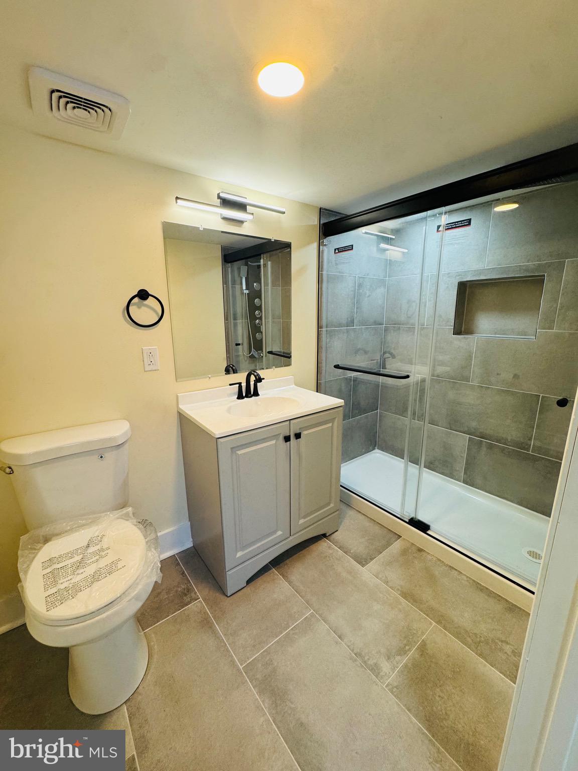 LAWNCREST - Residential