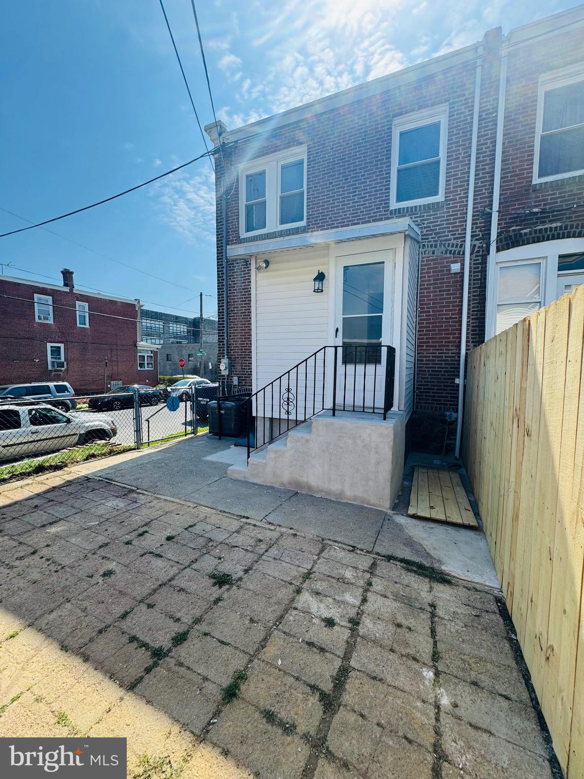 LAWNCREST - Residential