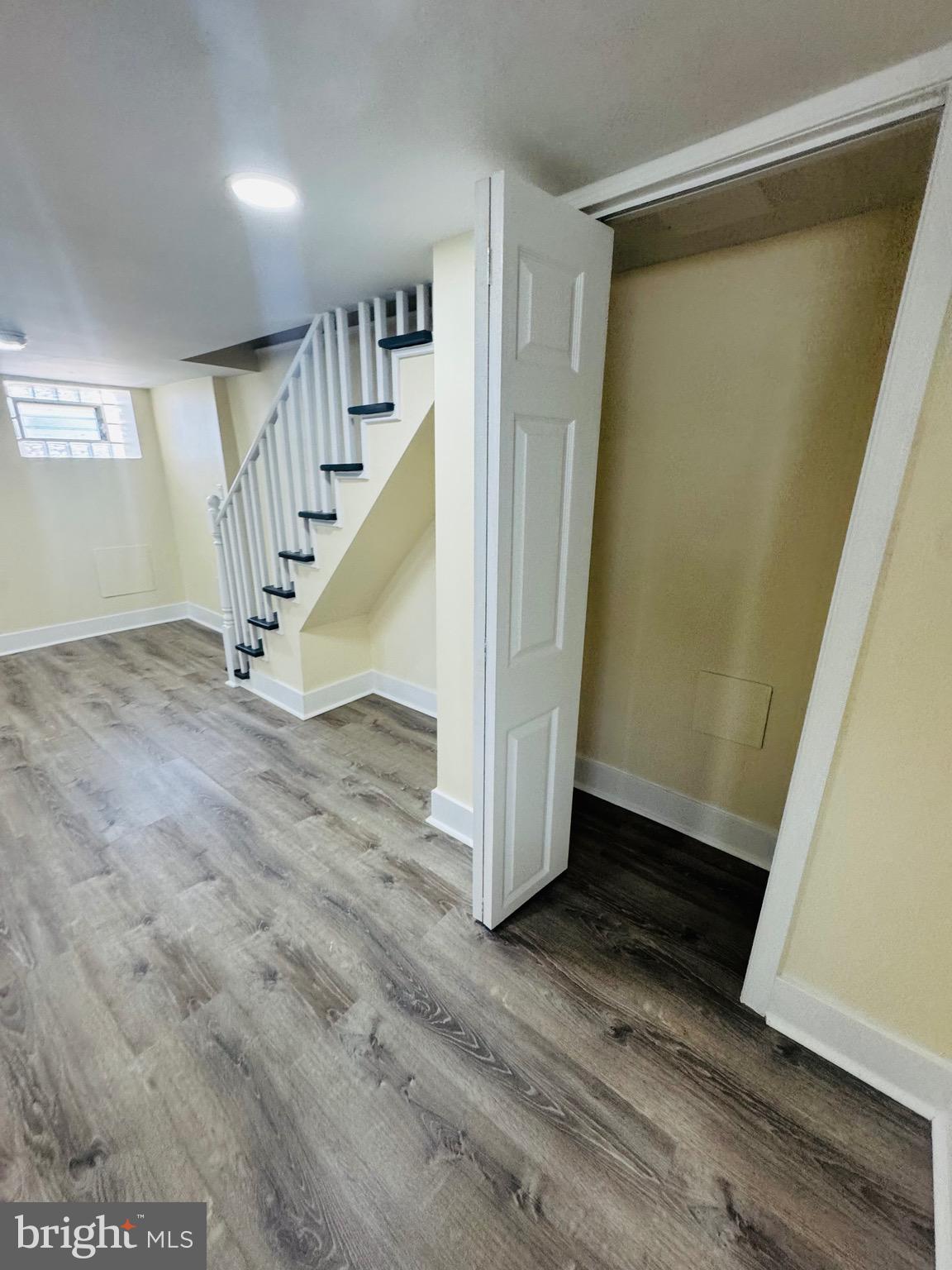 LAWNCREST - Residential