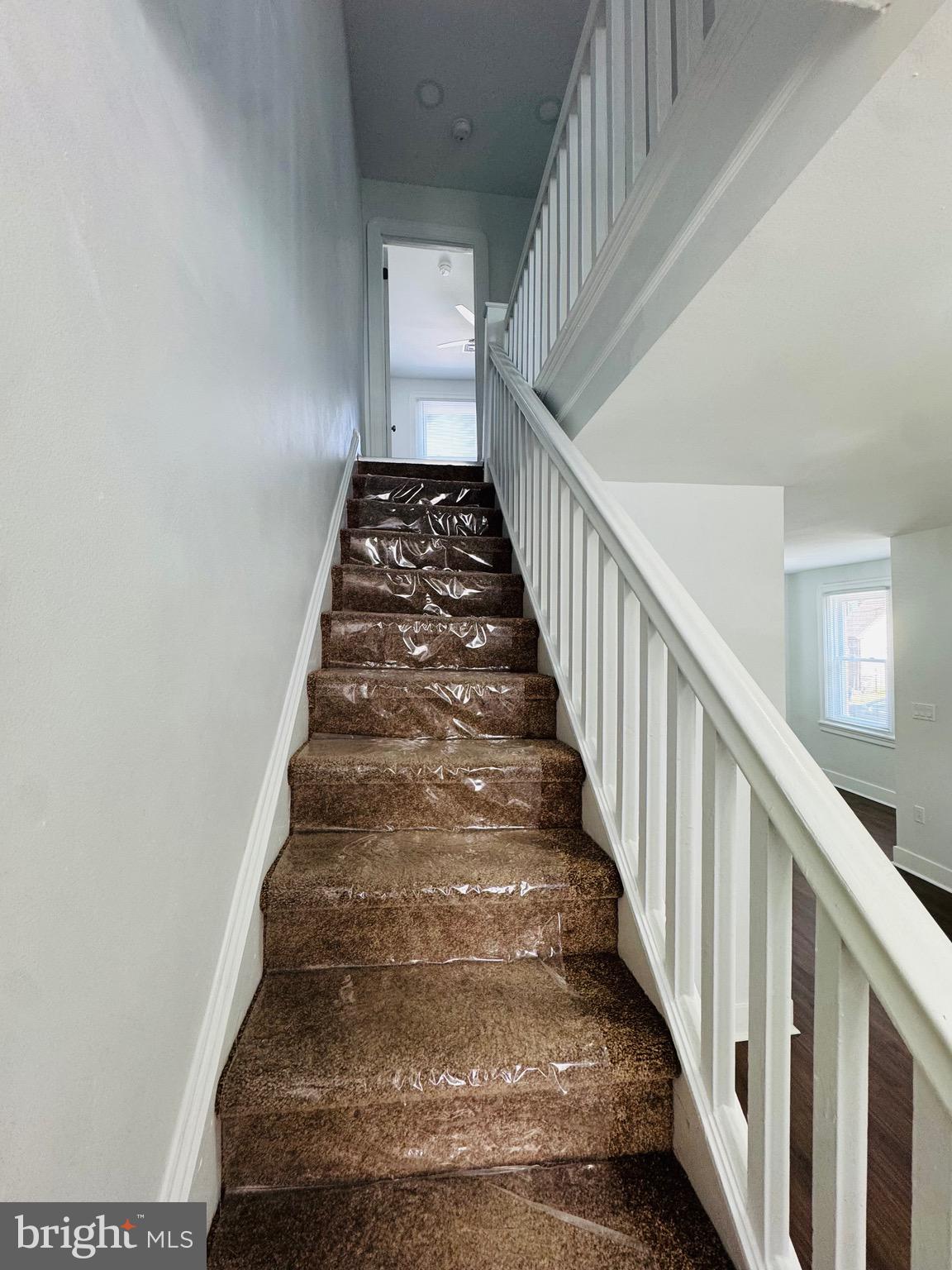 LAWNCREST - Residential