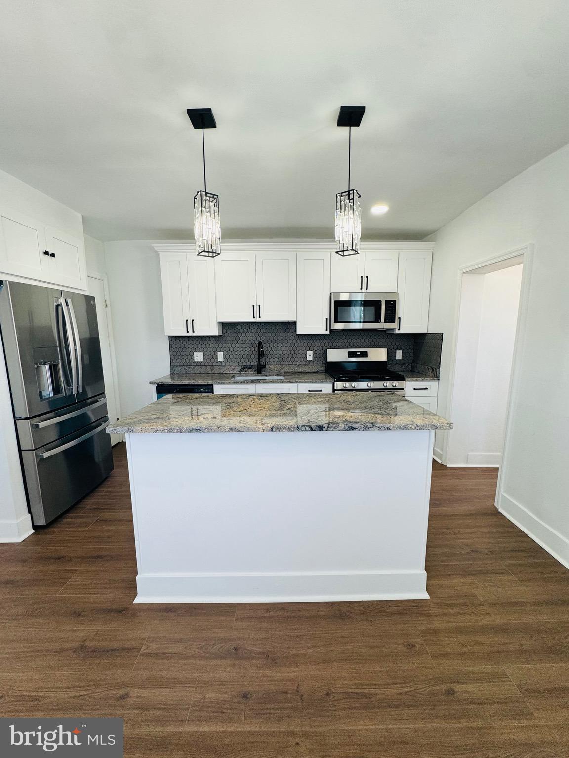 LAWNCREST - Residential