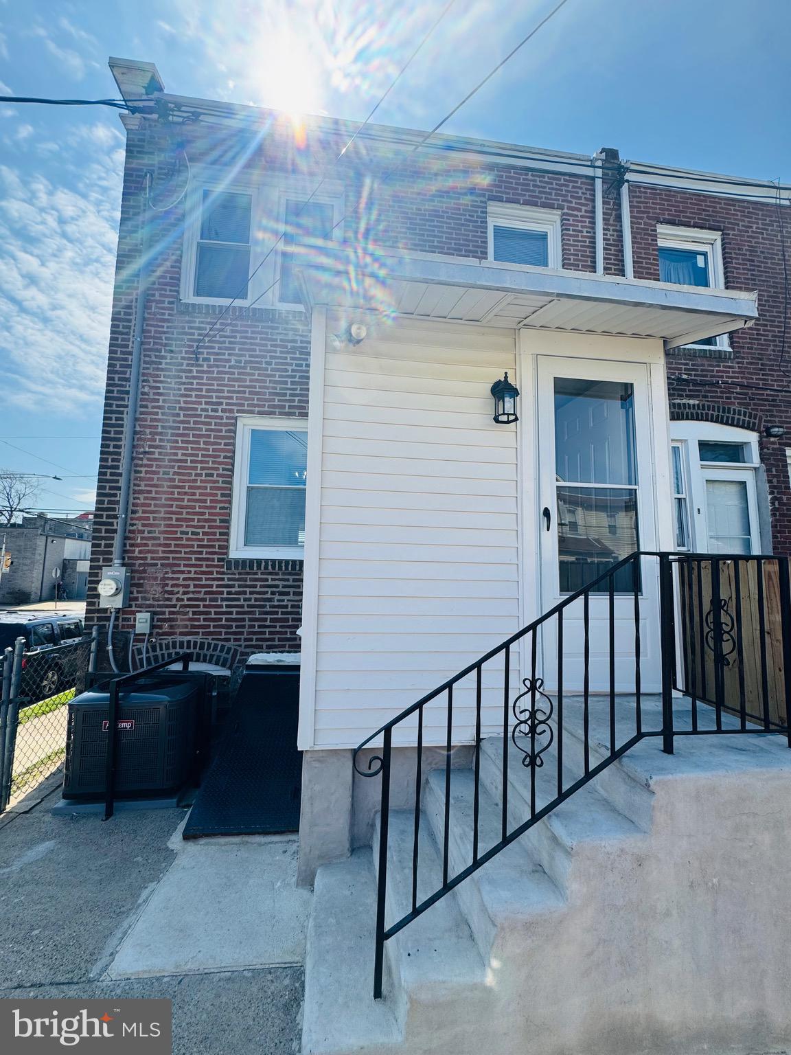 LAWNCREST - Residential