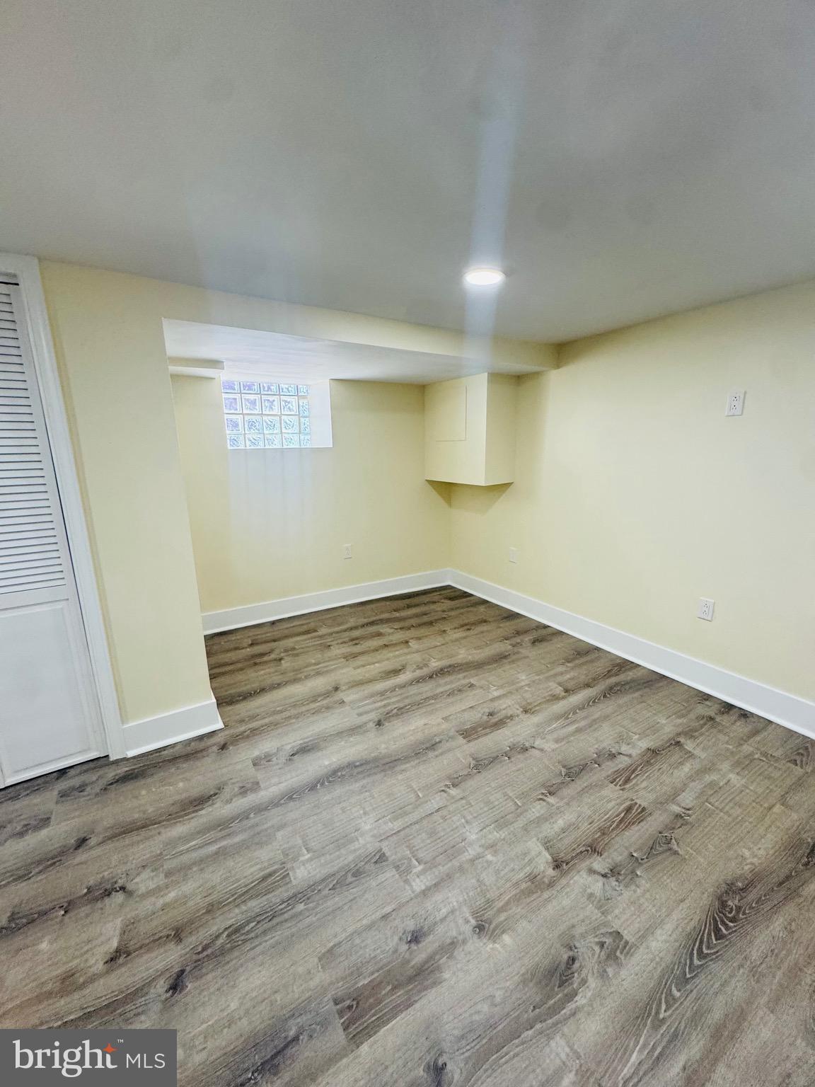 LAWNCREST - Residential