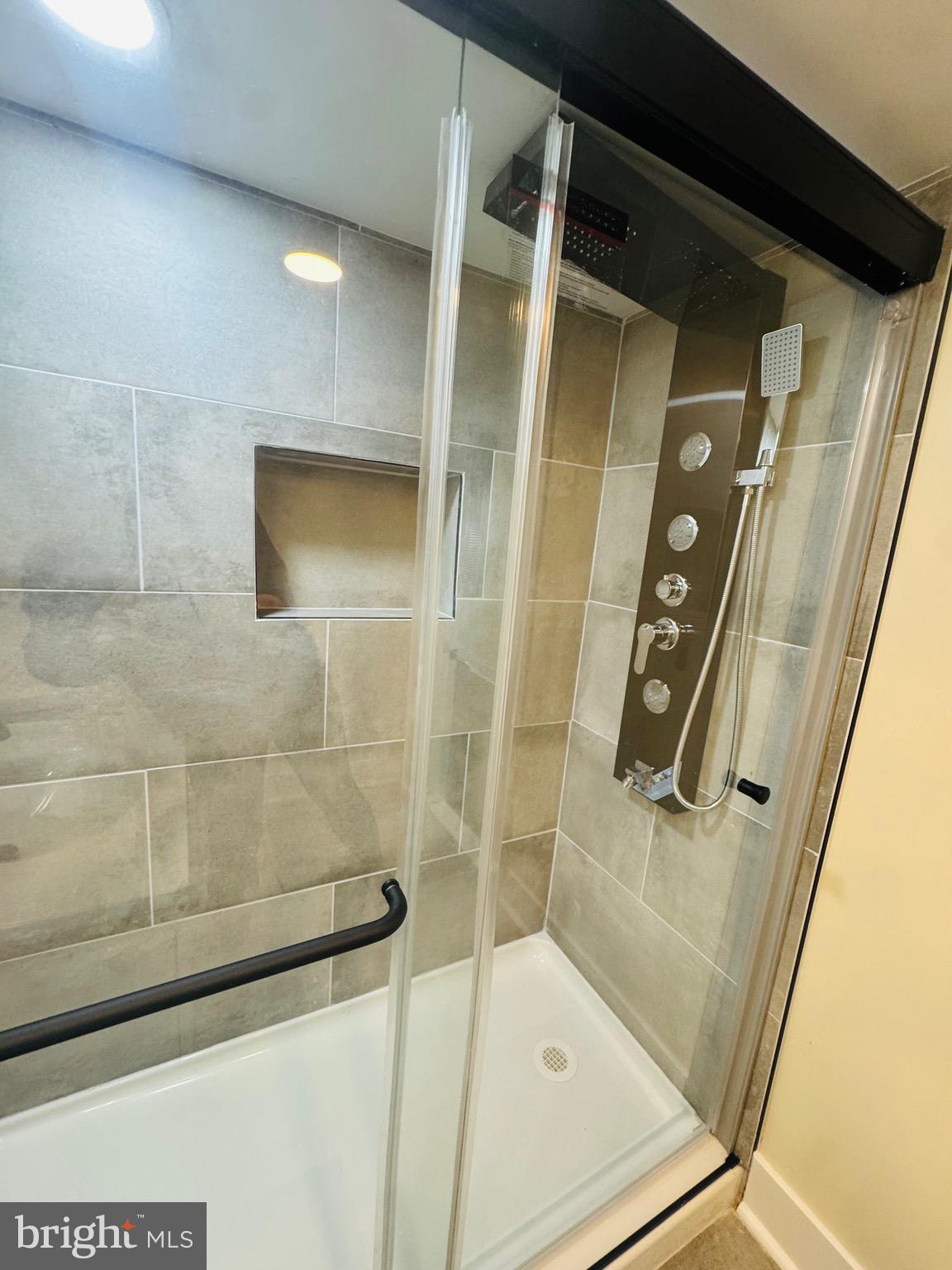 LAWNCREST - Residential