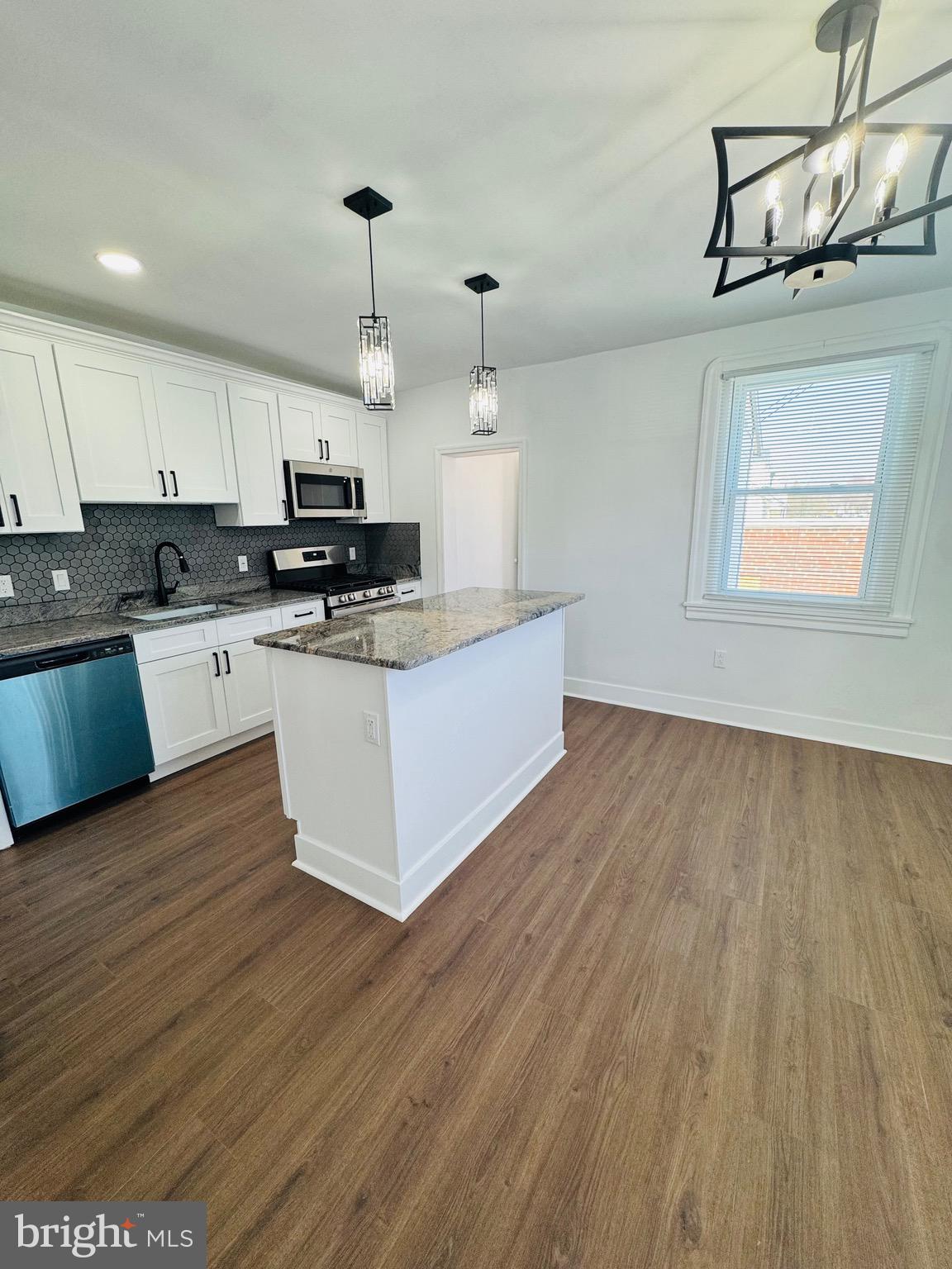 LAWNCREST - Residential