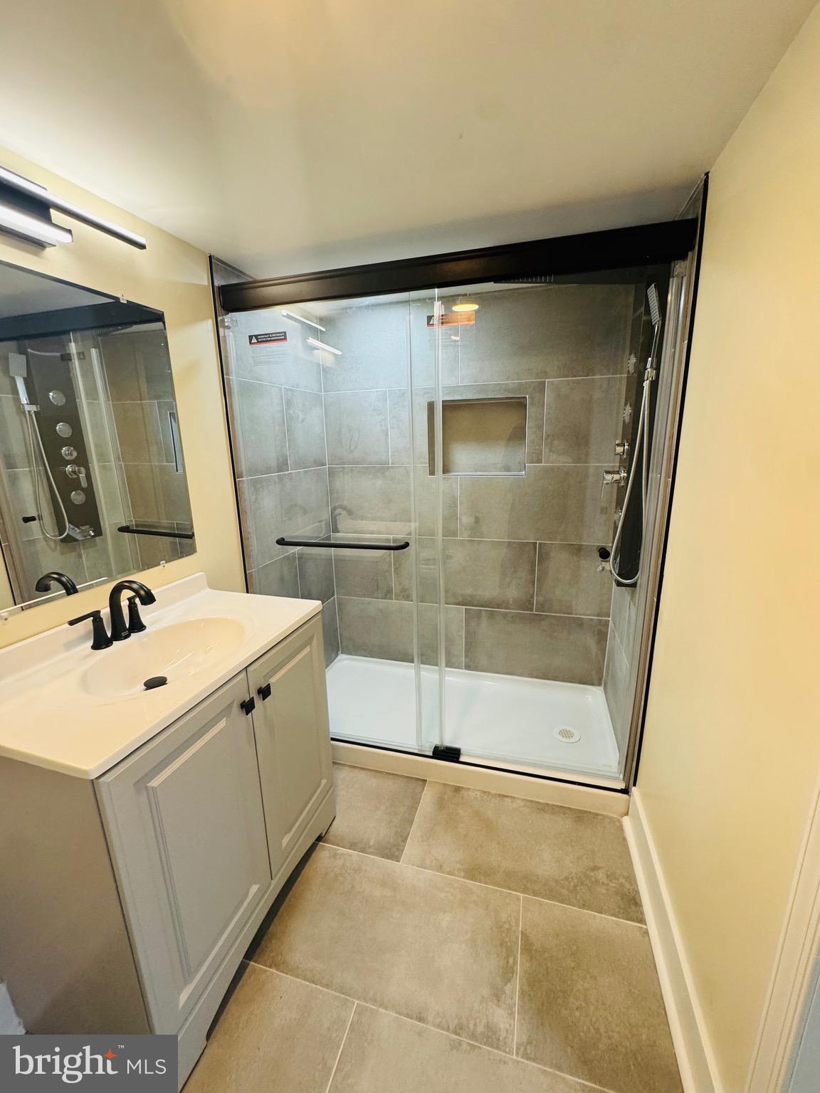 LAWNCREST - Residential