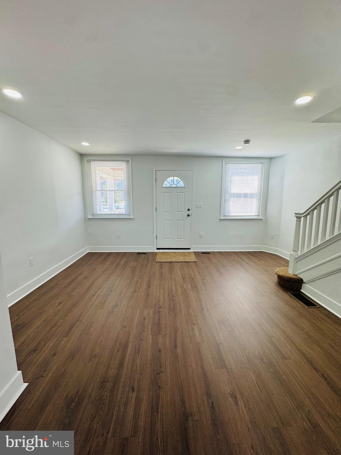 LAWNCREST - Residential